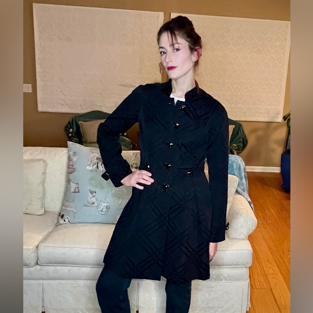Betsey Johnson Black Brocade Knee Length Coat w/ Pockets Size 6 Holiday Ready